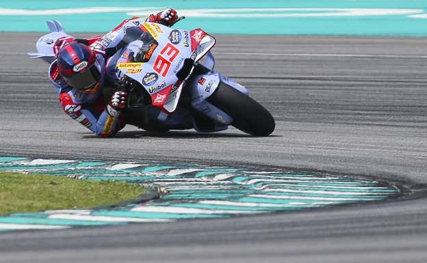 Marc Márquez, sobre la Ducati de Gresini en Sepang.  EFE