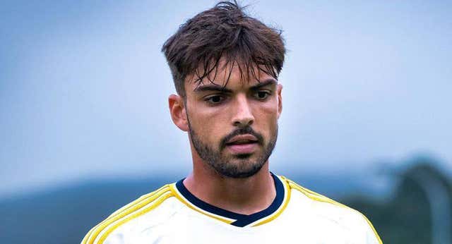 El Real Madrid protege a Asencio, una de sus perlas de Valdebebas, mientras se investiga el ‘caso canteranos’