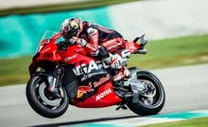 Acosta ya está aquí: aprende y asombra en la primera prueba de fuego en MotoGP