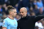 Kalvin Phillips ataca a Guardiola: «Sus palabras me afectaron mucho y también dolieron en mi familia»