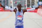 Kelvin Kiptum y otros grandes deportistas que perdieron la vida en la carretera