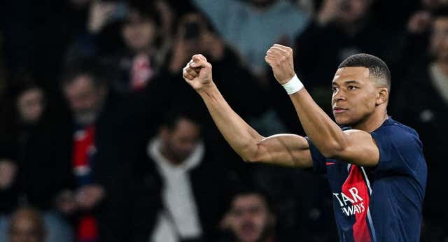La Real Sociedad aguanta de pie una hora antes de que Mbappé acerque al PSG a cuartos