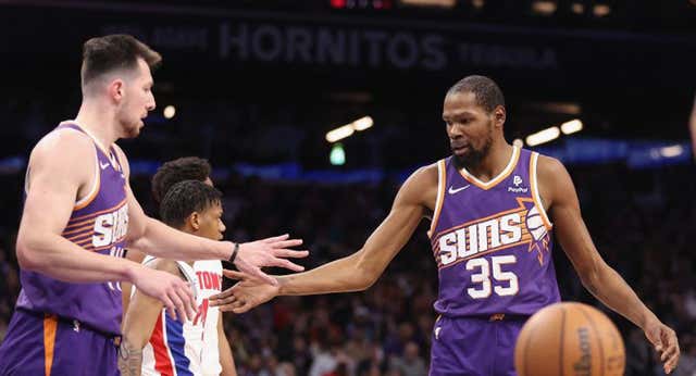 Un jugador de  Detroit Pistons es arrestado tras darle un puñetazo a uno de Phoenix Suns