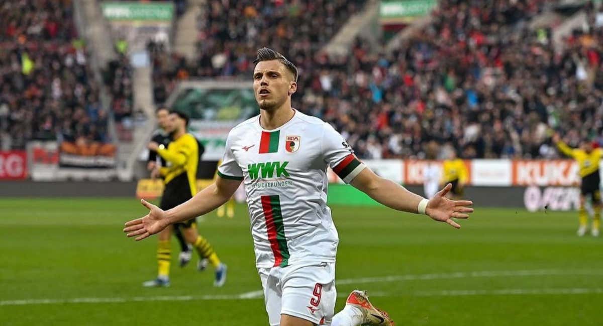 Demirovic celebrando un gol ante el Dortmund /REDES SOCIALES