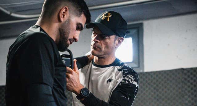 El equipo de Ilia Topuria desvela su crioterapia, gafas especiales y otros secretos para tumbar a Volkanovski: «Ha sido la mejor preparación de su vida»