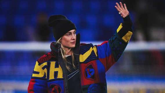 Alexia Putellas saluda a la afición tras un partido del Barça. /FC Barcelona