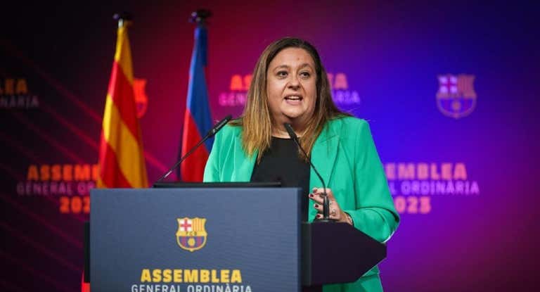 Elena Fort, vicepresidente del FC Barcelona, en la asamblea general del club.