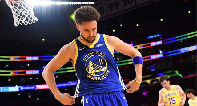 Klay Thompson resucita desde el banquillo y firma su mejor partido de la temporada