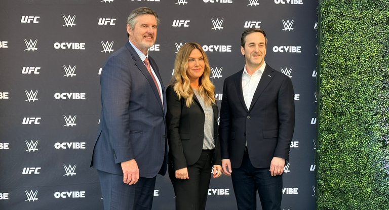 Bill Foltz, Tracee Larocca y Peter Dropick, durante la presentación del acuerdo entre TKO y OCVIBE.