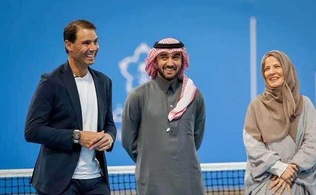 Rafael Nadal, durante una visita a la Federación de Tenis de Arabia Saudí.  Instagram/SaudiTennis