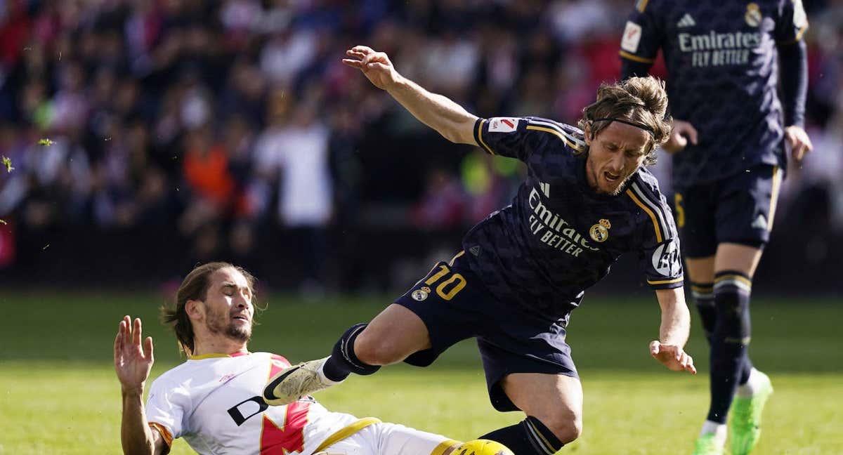 Luka Modric, ante el Rayo./REUTERS