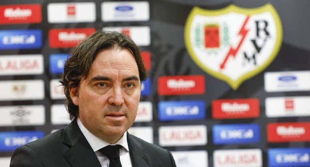 Presa, sobre las críticas de la afición a la mudanza de Vallecas: «Deben saber la dificultad a la que nos enfrentamos, cuando llegan los mercados de fichajes… y la rabia que da»