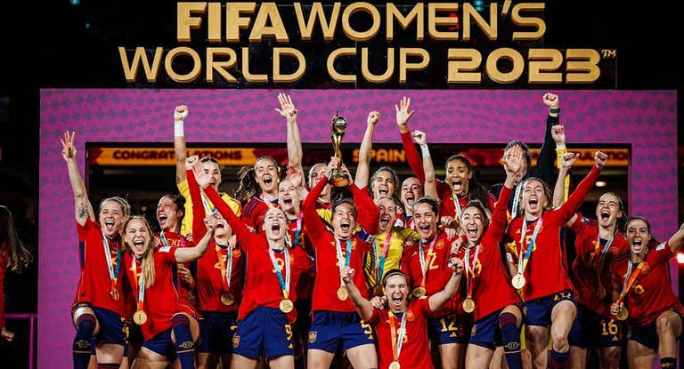 La Selección española femenina de fútbol tras ganar el Mundial.