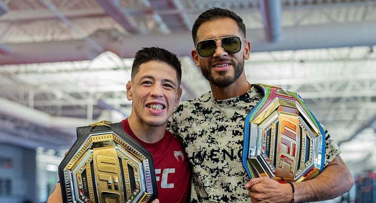 Brandon Moreno y Yair Rodríguez.