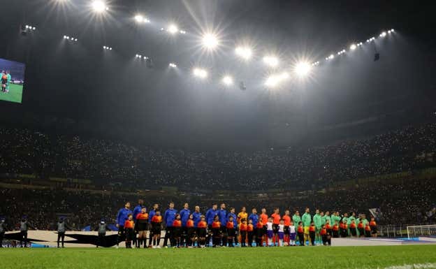 El Meazza ante una noche de gala.  REUTERS