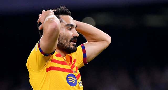 Un Barça mejorado se queda corto
