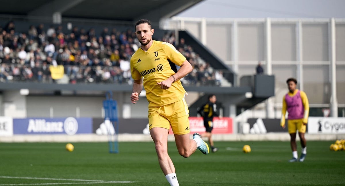 Rabiot durante el entrenamiento de la Juventus a puertas abiertas.