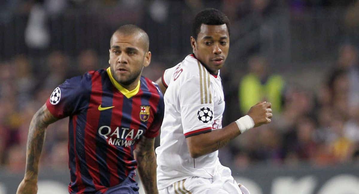 Dani Alves y Robinho, en un Barça-Milan de Champions. Año 2013./EFE