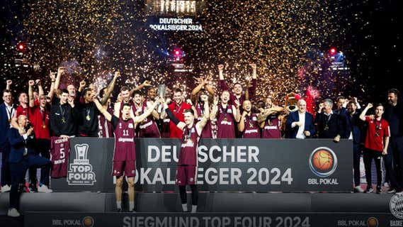 El Bayern de Pablo Laso levanta la Copa alemana. /FCBBASKETBALL/TW