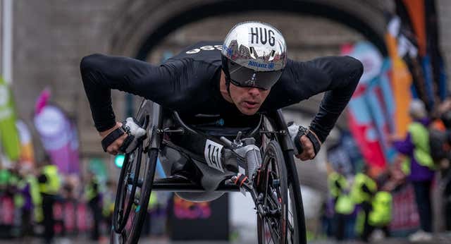 El maratón de Londres hace historia con los premios de los corredores paralímpicos: ‘No solo hablan de igualdad, también la demuestran’