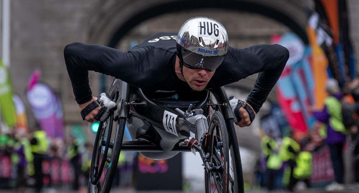 Marcel Hug, maratoniano paralímpico número uno del mundo.
