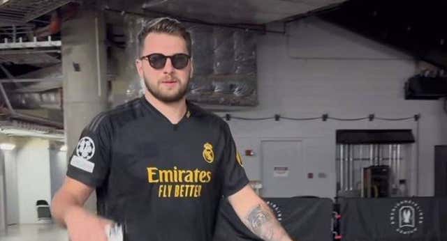 Doncic luce la camiseta del Real Madrid y evita con ingenio una guerra millonaria entre Adidas y Nike