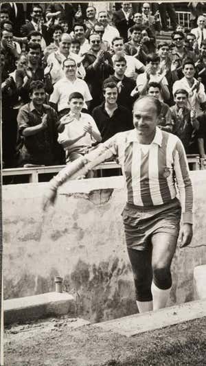 Di Stéfano, presentado en Sarriá con el Espanyol.  ABC