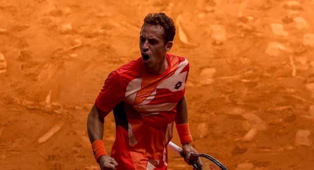 El tremendo enfado del tenista Roberto Carballés: «Espero que no se vuelva a jugar este torneo»