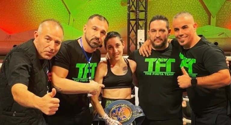 Isabel Rivero, junto a su equipo, tras ganar el Europeo.