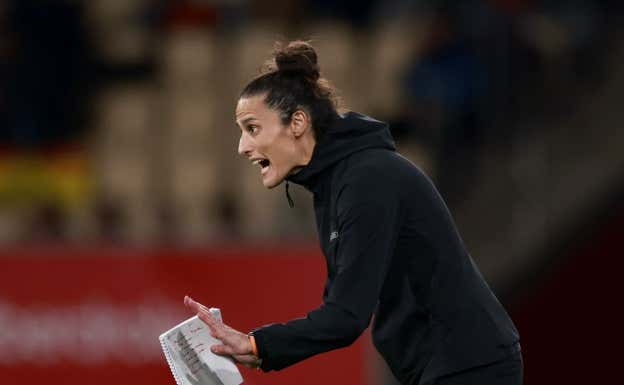 Montse Tomé durante la semifinal.  REUTERS