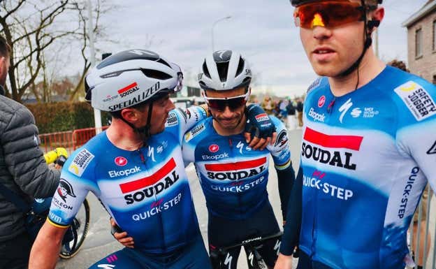 Imagen en detalle del nuevo maillot del Soudal Quick-Step.  SOUDAL QUICK-STEP