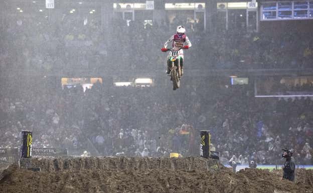 Jorge Prado salta en San Francisco, antes de ganar su primera manga en EE UU. Red Bull Content Pool