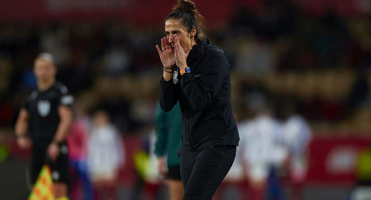 Montse Tomé, seleccionadora española, durante la final de la Women's Nations League ante Francia en el estadio de La Cartuja. /RFEF