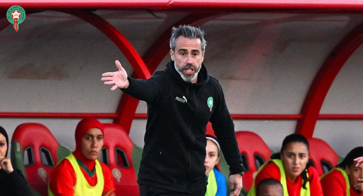 Jorge Vilda, durante el partido ante Túnez. /@EnMaroc