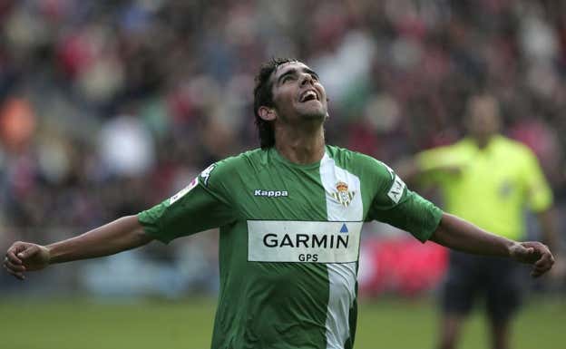 Juande celebra su gol en el Vicente Calderón. ABC