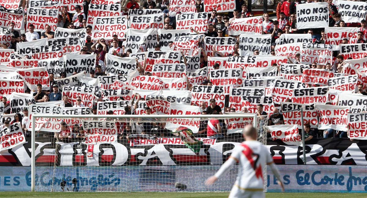 La afición del Rayo clama por su estadio./