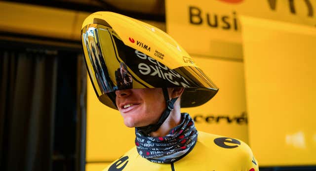 Visma sorprende con un casco nunca visto para la contrarreloj