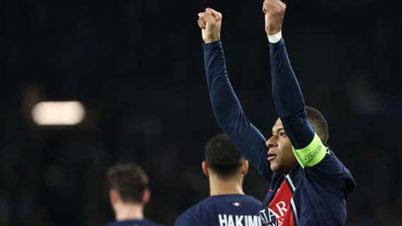 Mbappé celebra el segundo gol ante la Real Sociedad. /AFP