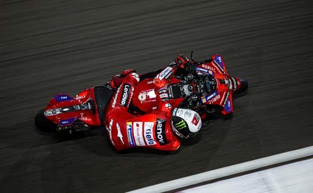 Pecco Bagnaia, sobre la nueva Ducati, en la pretemporada 2024 de MotoGP.  Ducati