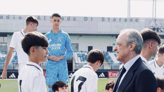 Bryan Bugarín saluda a Florentino Pérez./INSTAGRAM: @bryanbugarin10