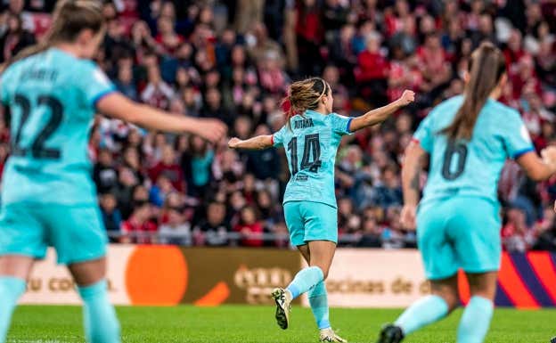 Aitana celebrando un gol.  EFE