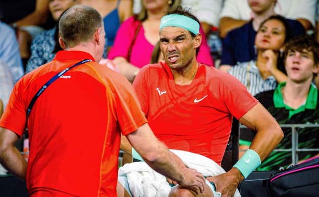 Nadal se duele en Brisbane. AFP