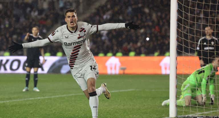 Schick celebra el 2-2.
