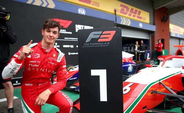 Oliver Bearman, tras ganar una carrera en la FIA F3 2023.  Getty Images