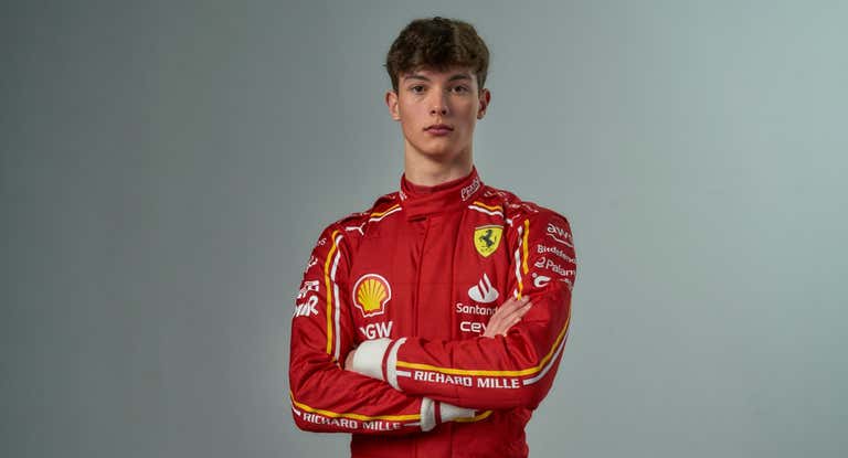 Oliver Bearman debuta con Ferrari en F1 con solo 18 años.