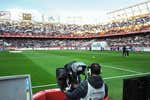 ¿Me pueden meter en la cárcel por ver fútbol gratis en una web ilegal? Los matices de la última batalla de LaLiga contra la piratería