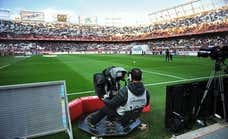 ¿Me pueden meter en la cárcel por ver fútbol gratis en una web ilegal? Los matices de la última batalla de LaLiga contra la piratería