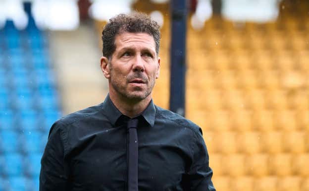 Simeone durante el partido en Cádiz.  EP