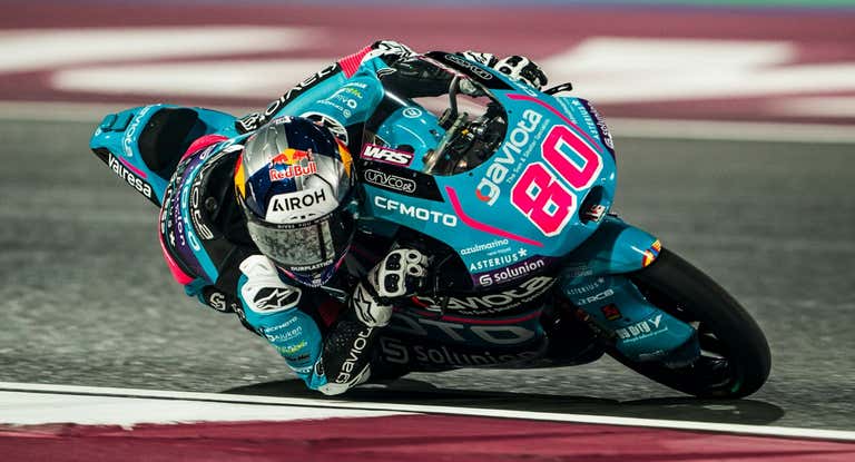 David Alonso consigue la primera victoria de Catar.