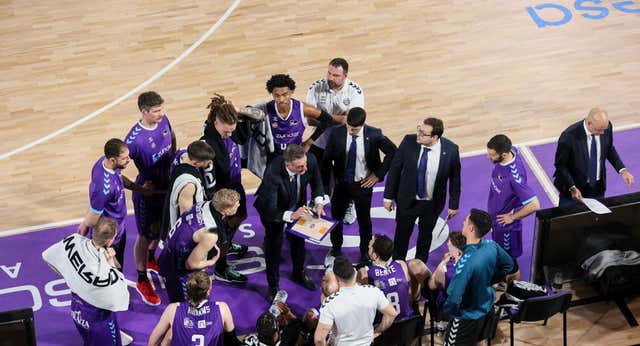 El Zunder Palencia de Luis Guil revoluciona la lucha por la salvación en la Liga Endesa